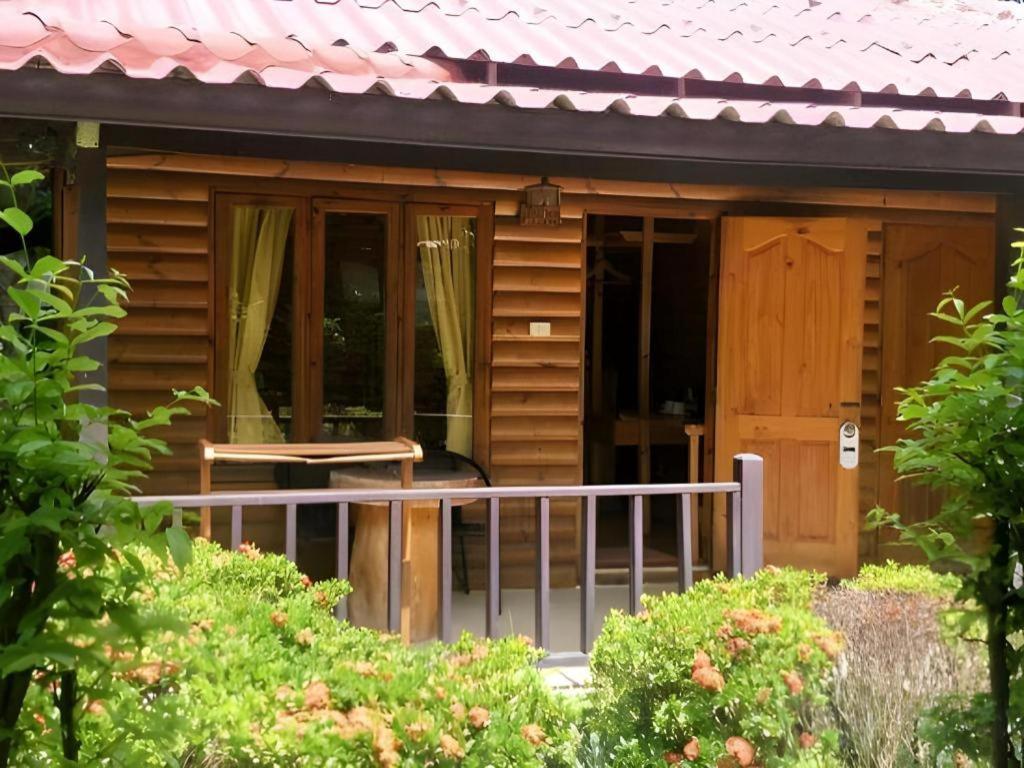 Tonsak Resort